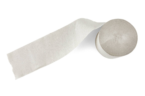 Rozložený role toaletního papíru izolované na bílém pozadí. - Fotografie, Obrázek