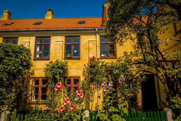 Чудова датська архітектура у мальовничому селі. - Фото, зображення