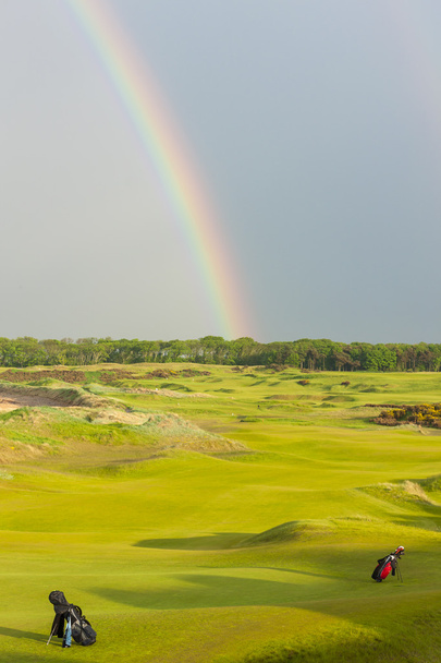 ουράνιο τόξο πέρα από το γήπεδο γκολφ, st andrews, fife, Σκωτία - Φωτογραφία, εικόνα