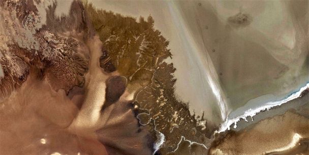 Metastasi terrestri, oro nero, sabbia inquinata del deserto, omaggio a Pollock, fotografia astratta dei deserti africani dall'aria, veduta aerea, espressionismo astratto, arte contemporanea
,  - Foto, immagini