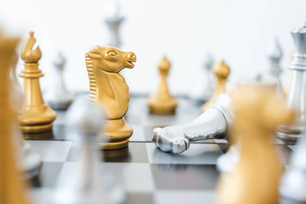 チェスゲーム,金と銀の挑戦試合,計画と戦略の概念 - 写真・画像