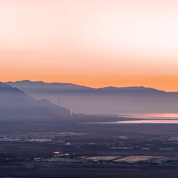 Cuadro cuadrado Salida del sol sobre las montañas y Utah Valley
 - Foto, Imagen