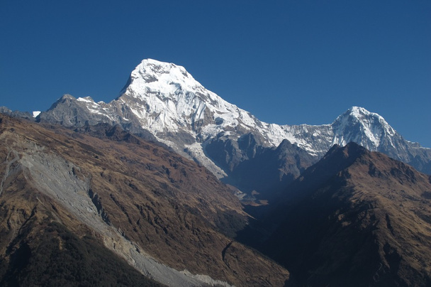 Annapurna Sur y Hiun Chuli
 - Foto, Imagen