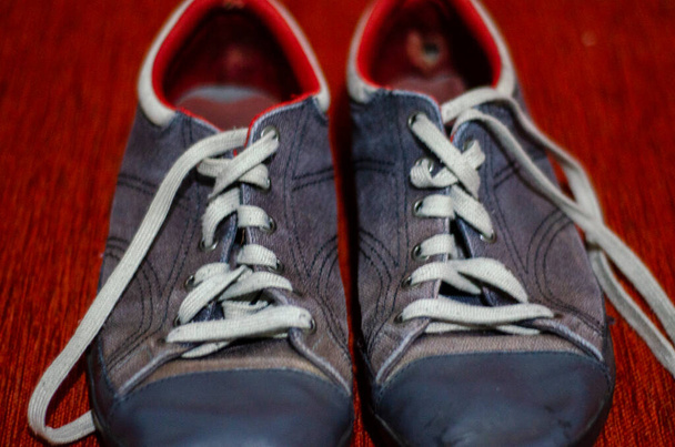 Old Grey Sport Shoes, μόδα, GYM - Φωτογραφία, εικόνα