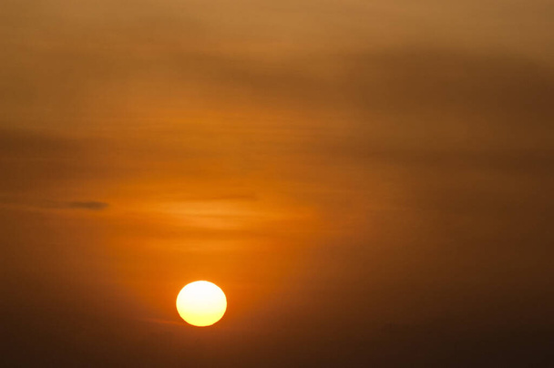 夕方の太陽 - 写真・画像