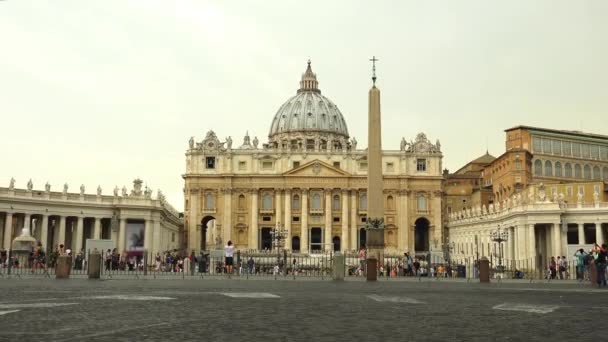 Pohled na baziliku sv. Petra, Řím, Vatikán, Itálie. - Záběry, video