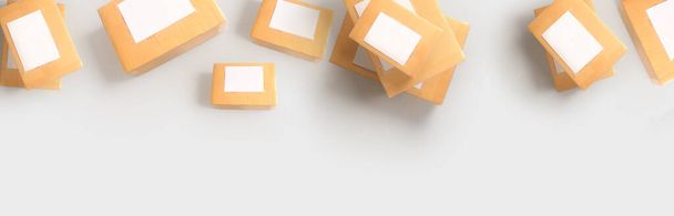 Колекція різних картонних коробок. ізольовані з відсічним контуром
 - Фото, зображення