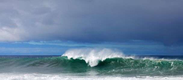 Breaking waves - Photo, Image