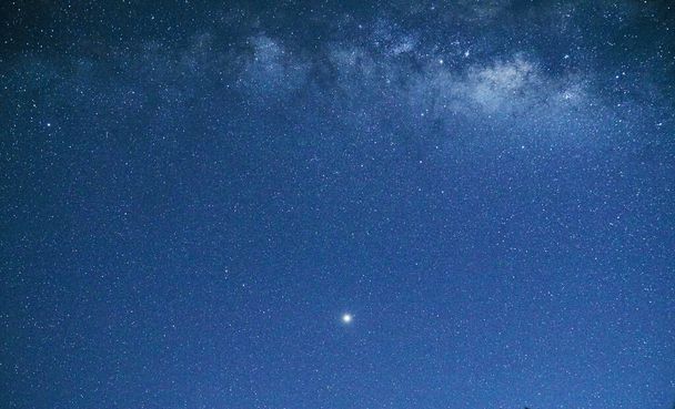 Des étoiles de la Voie lactée photographiées avec un télescope astronomique. Mon travail d'astronomie. - Photo, image