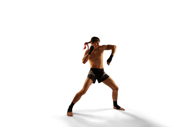 Muay Thai, Boxeo tailandés
. - Foto, imagen