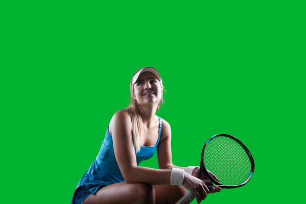 Молода дівчина грає в теніс
 - Фото, зображення