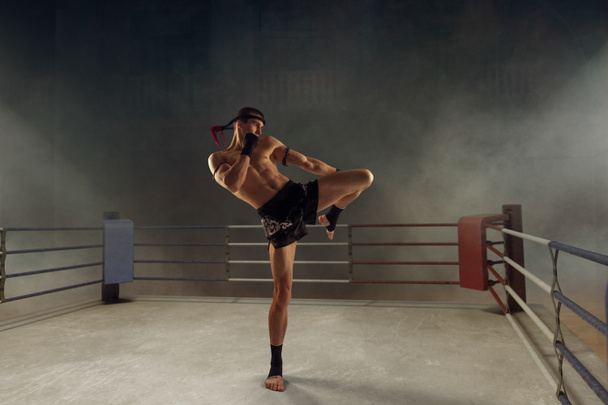 Muay Thai, ταϊλανδέζικο μποξ. - Φωτογραφία, εικόνα
