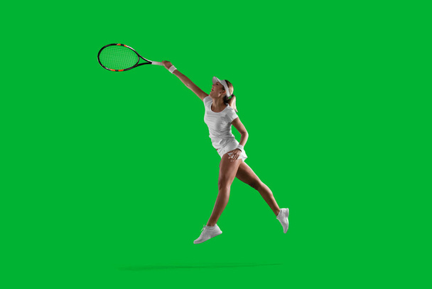 Młoda dziewczyna gra w tenisa - Zdjęcie, obraz