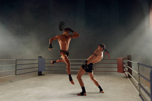 Muay Thai, Boxeo tailandés
. - Foto, imagen