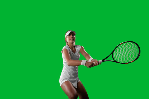 Giovane ragazza che gioca a tennis - Foto, immagini