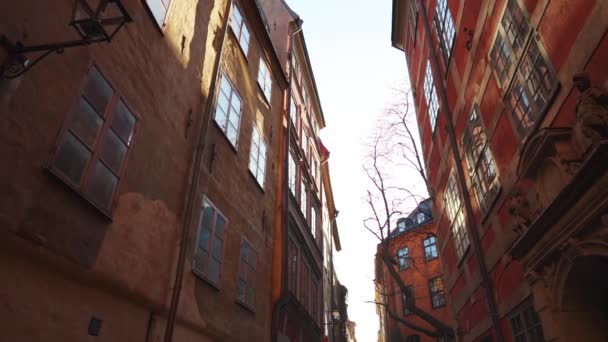  Apartment Building Streets in Old Northern European City, Skandynawskie okna - Materiał filmowy, wideo