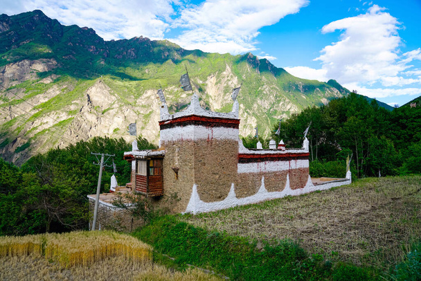 Jiaju Θιβέτ χωριό, μια θιβετιανή κοινότητα στη Δυτική Sichuan, Κίνα. Οι χαρακτηριστικές κατοικίες των θιβετιανών περιοχών στο Sichuan. Jiaju Θιβέτ ΧωριάDanba Τοπική CastleSichuan επαρχία στην Κίνα - Φωτογραφία, εικόνα