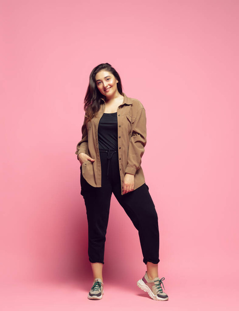Young caucasian woman in casual wear. Bodypositive female character. plus size businesswoman - Foto, immagini