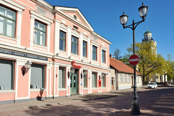 Ventspils, June 02: old town street on June 02, 2020 at Ventspils, Latvia. Ventspils is a city in northwestern Latvia in the historical Courland region of Latvia. - Valokuva, kuva