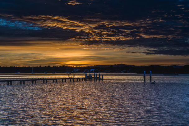 Sunrise Waterscape with Clouds at Woy Woy Waterfront on the Central Coast, NSW, Australia. - Foto, Imagen