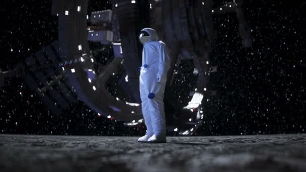 Astronauten auf dem Mond bleiben untätig. Realistische 4k-Animation. - Filmmaterial, Video