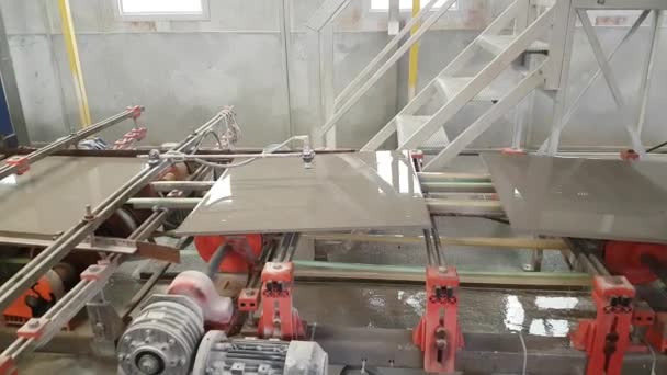 Производственная линия с керамической плиткой
 - Кадры, видео