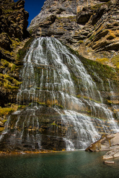Cola De Caballo waterfall in Ordesa and Monte Perdido National Park, Spain - Zdjęcie, obraz