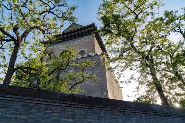 Çan ve Davul Kulesi Pekin, Çin. Çan Kulesi, Pekin, Çin, ünlü seyahat klasiği. - Fotoğraf, Görsel