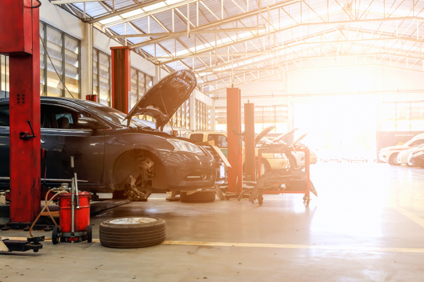 car repair station with soft-focus in the background and over light - Foto, immagini