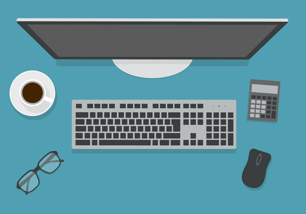 Platte ontwerp illustratie van draadloze computer toetsenbord op bureau. Monitor met blanco scherm, muis en rekenmachine naast een kopje koffie - vector - Vector, afbeelding