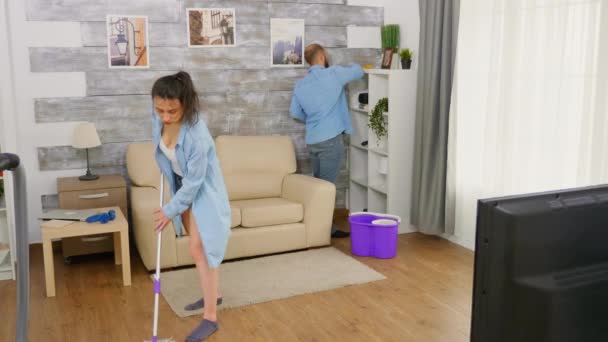 Keeing the house clean - Footage, Video