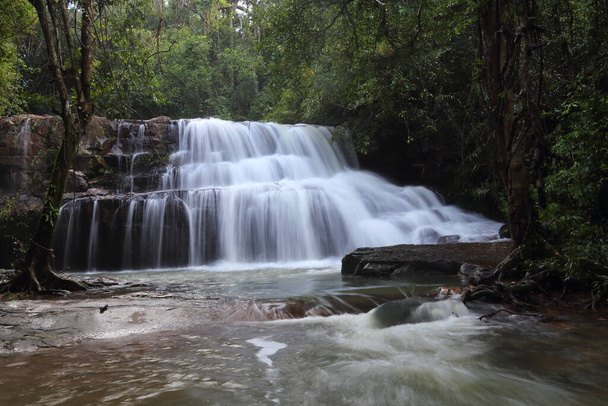 Водопад Пан Сида национального парка Пан Сида в Са Кео, Таиланд
 - Фото, изображение