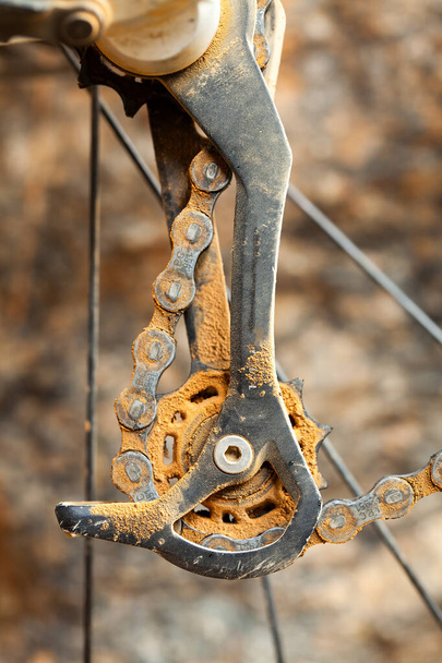 Piszkos mountain bike kisikló - Fotó, kép