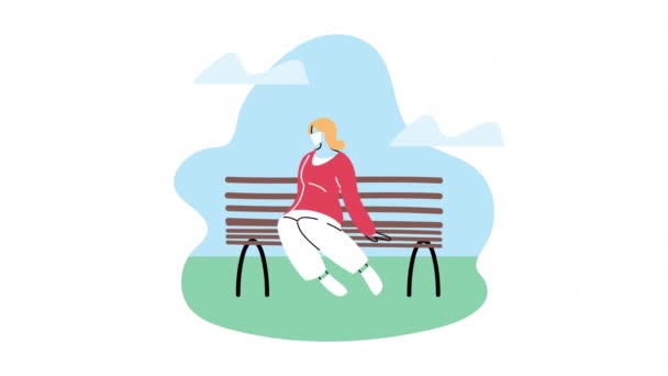 jovem mulher vestindo máscara médica para prevenção covid19 sentado na cadeira do parque
 - Filmagem, Vídeo