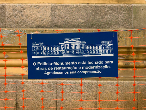 SAO PAULO, BRAZIL - JUL 05, 2018 - Information board about Ipiranga museum under repair - under construction - USP Paulista museum - Photo, Image