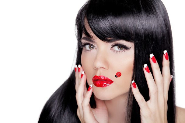 Beauty closeup portrait of brunette girl with professional makeu - Foto, immagini