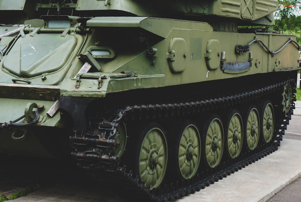 orugas del tanque ruso primer plano
 - Foto, Imagen