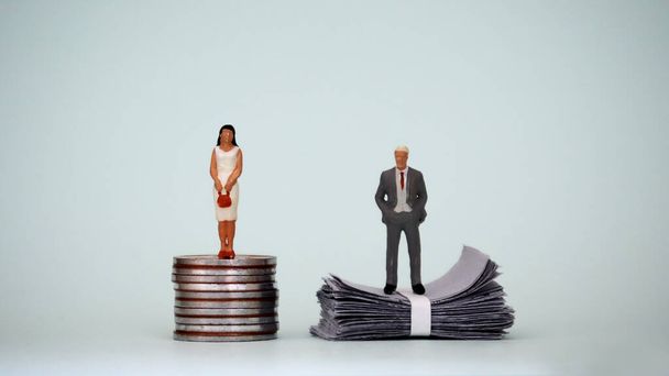 Cinsiyet maaş farkı kavramı. - Fotoğraf, Görsel
