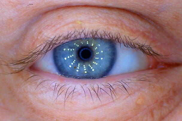 μπλε ανθρώπινο μάτι ως πολύ ωραίο φόντο - Φωτογραφία, εικόνα