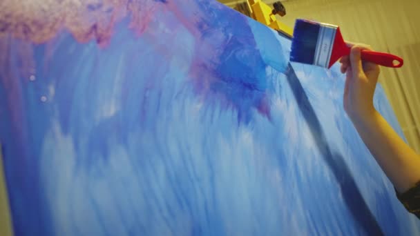 Professioneller Maler in der Werkstatt - Filmmaterial, Video