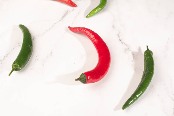 red and green chili pepper - Foto, immagini
