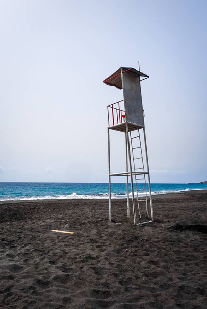 Lifeguard tower chair in Fogo Island, Cape Verde, Africa - Фото, зображення