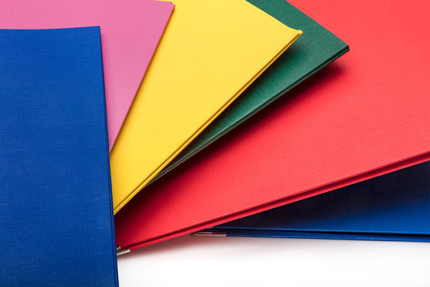 Color folders, isolated on white. Renkli evrak dosyas, folders.  - Foto, Imagen
