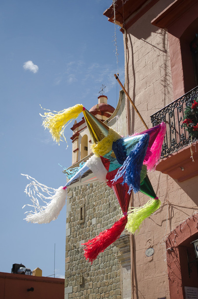 Piñata colorida
 - Foto, Imagen