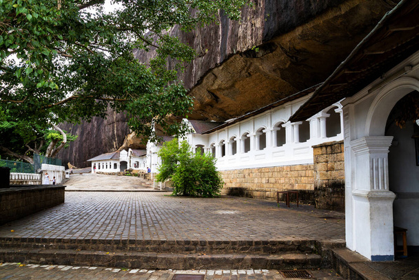 Budist kaya tapınağı, Sri Lanka - Fotoğraf, Görsel