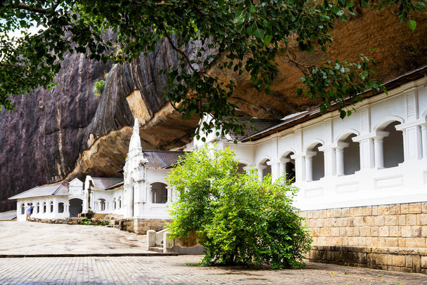 Buddhist rock temple, Sri Lanka - Foto, imagen