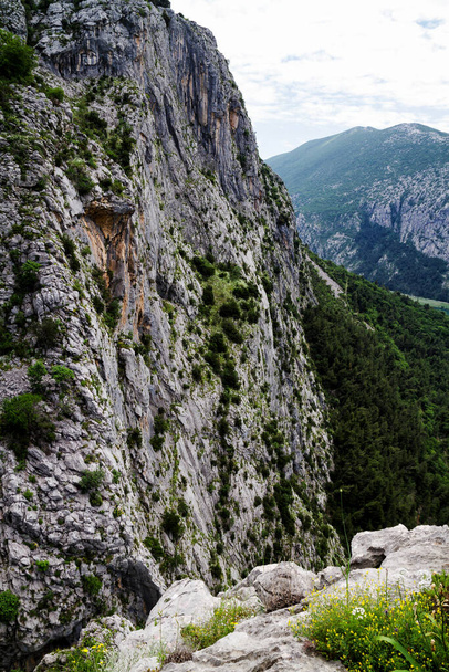 Uitzicht op de bergen in Kroatië - Foto, afbeelding