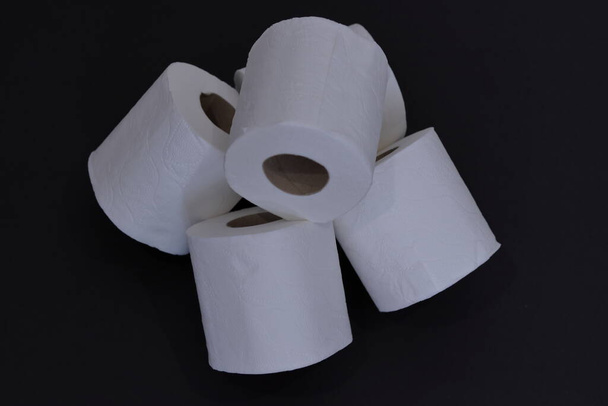 divers rouleaux de papier toilette blanc très doux - Photo, image