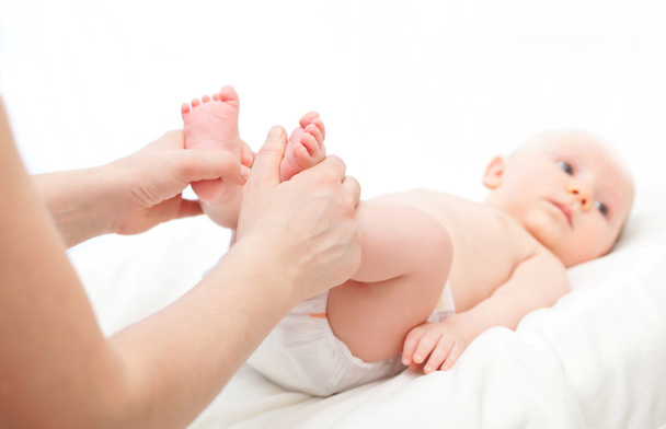 baby massage - Foto, imagen