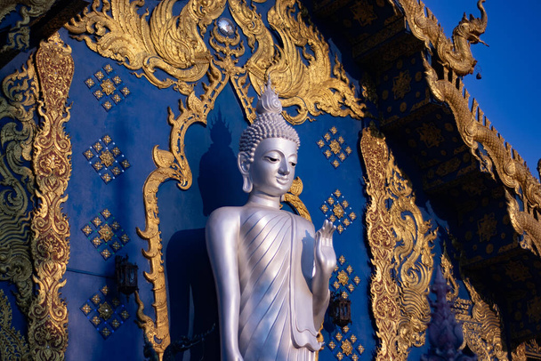 Starověká socha Buddhy v Modrém chrámu, Thajsko - Fotografie, Obrázek